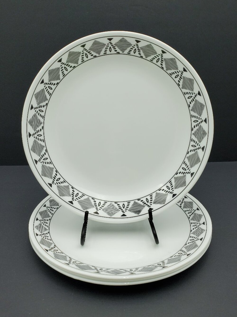 Corelle Cusco Dinner Plates Black & White Sketched Diamonds Band Plates